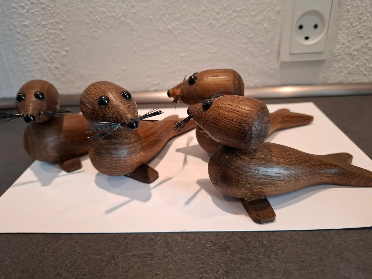 Billede 2 - trædrejet figur/køkkenrulleholder