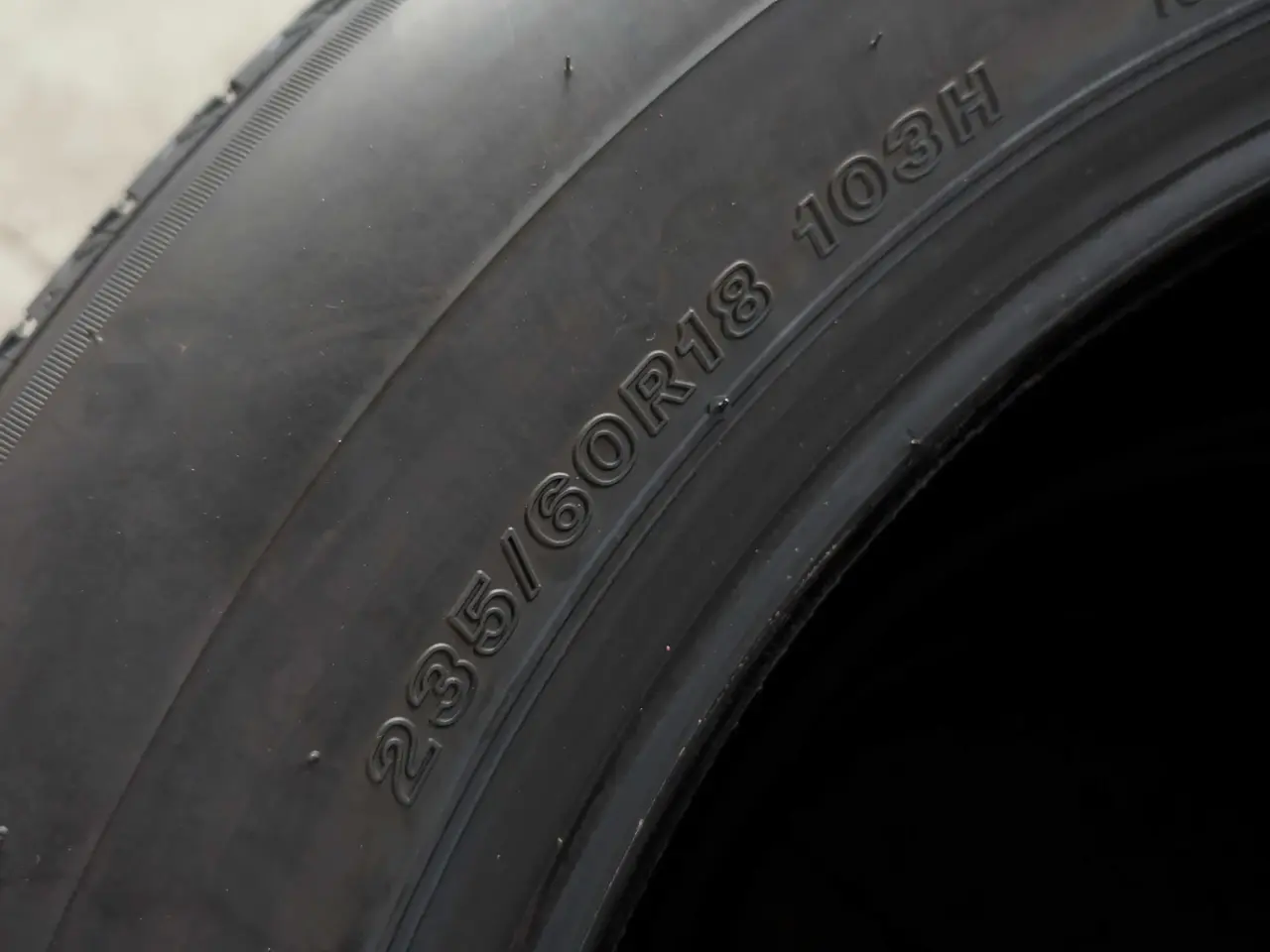Billede 2 - Bridgestone sommerdæk 235/60R18