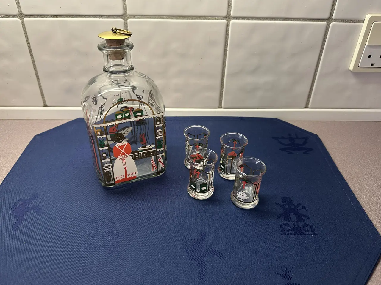 Billede 3 - Holmegaard Juleflaske 1992 samt Dramglas