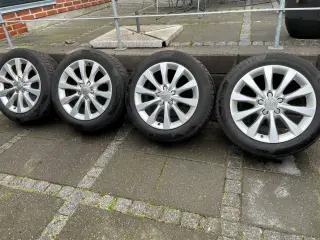 Originale Audi A6 alu fælge med vinterdæk.
