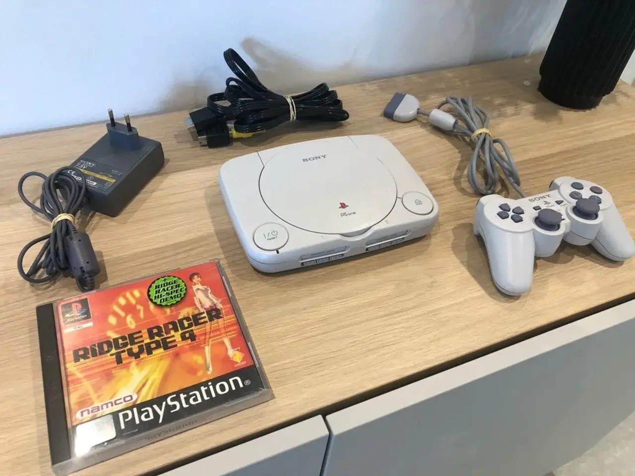 Billede 1 - Næsten ny Playstation One