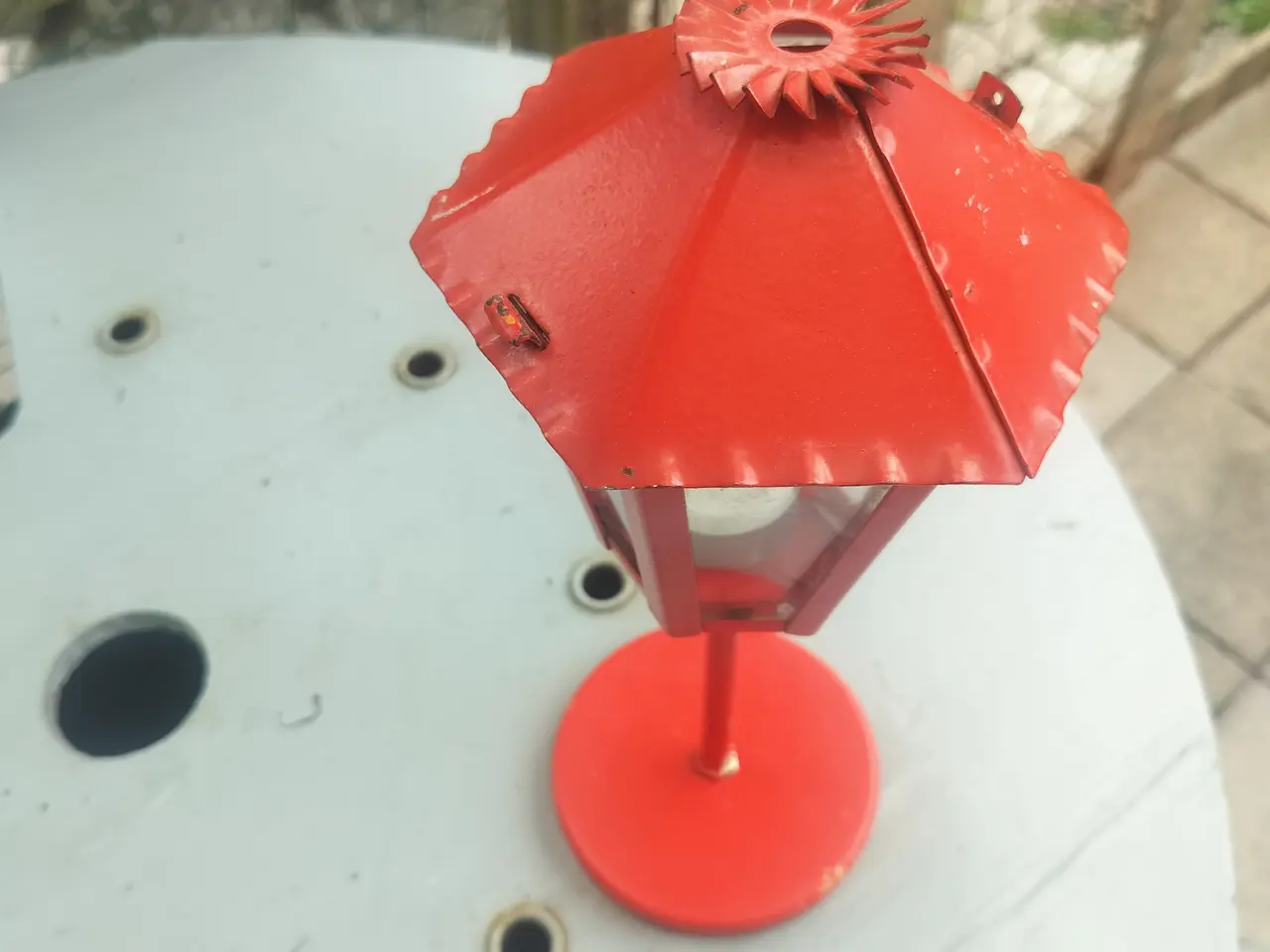 Billede 6 - Rød Gdr lampe med smuk patina