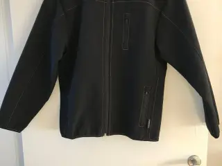 Som ny: Softshell med fleece ( 12 år )