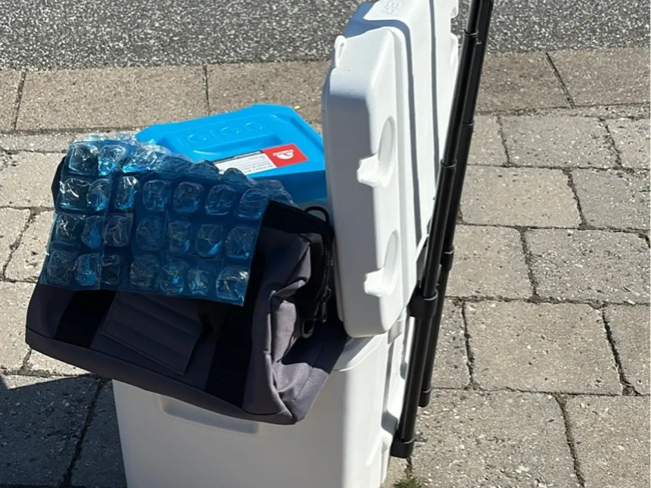 Billede 3 - Køleboks med hjul 