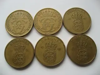 3 Lot gule 2 kr/ dalere på  6-7 stk, Pris pr sæt