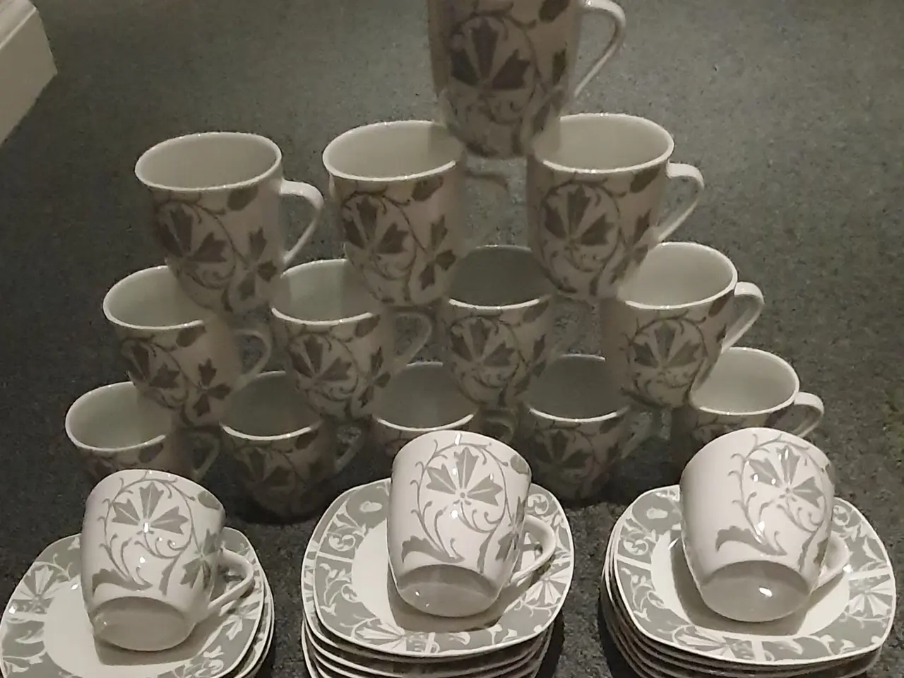 Billede 1 - Kaffestel 32 dele, 200kr afhentet