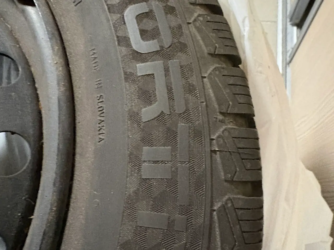 Billede 6 - 185/65 R15– 2xSportiva(8 mm) + 2xConti winter(5mm)