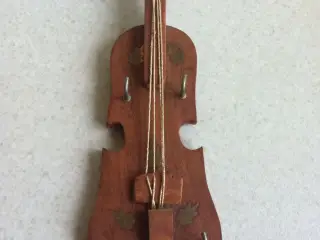 GUITAR i træ til nøgler