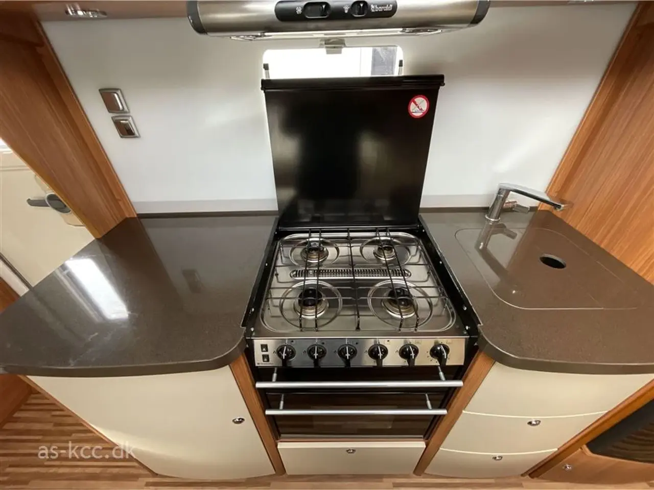 Billede 14 - 2013 - Adria Alpina 743 UP Adria Alpina 743 UP Dobbeltseng Alde Centralvarme