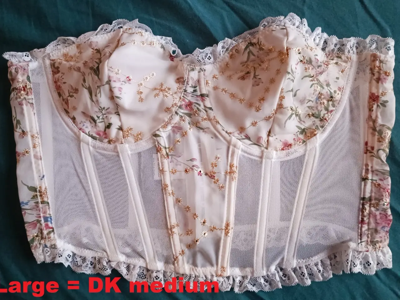 Billede 3 - Bustier top med applikation, small OG medium