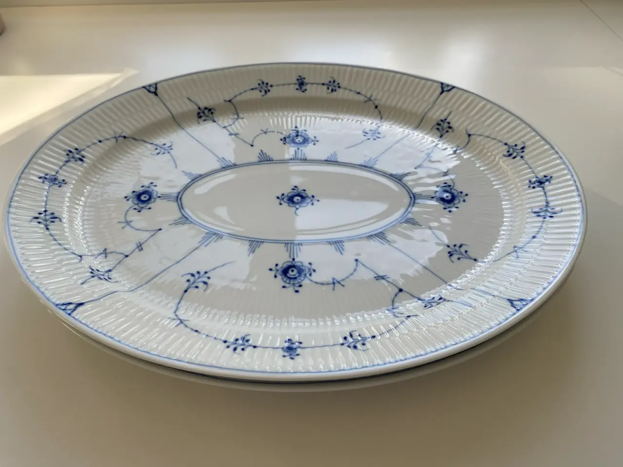 Billede 2 - Ovalt Royal Copenhagen fad