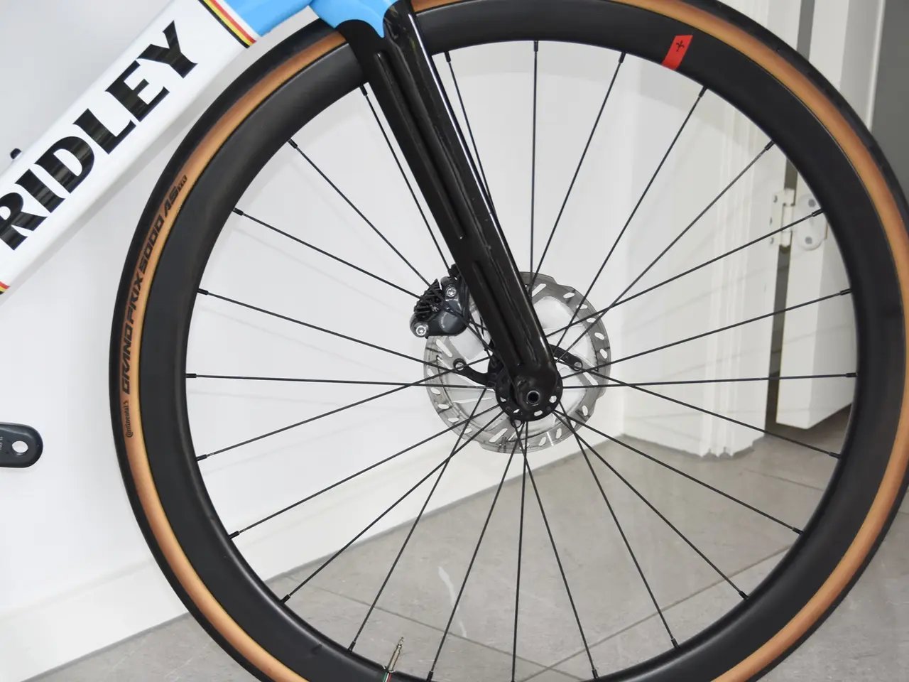 Billede 8 - carbon racercykel med elektronisk gear