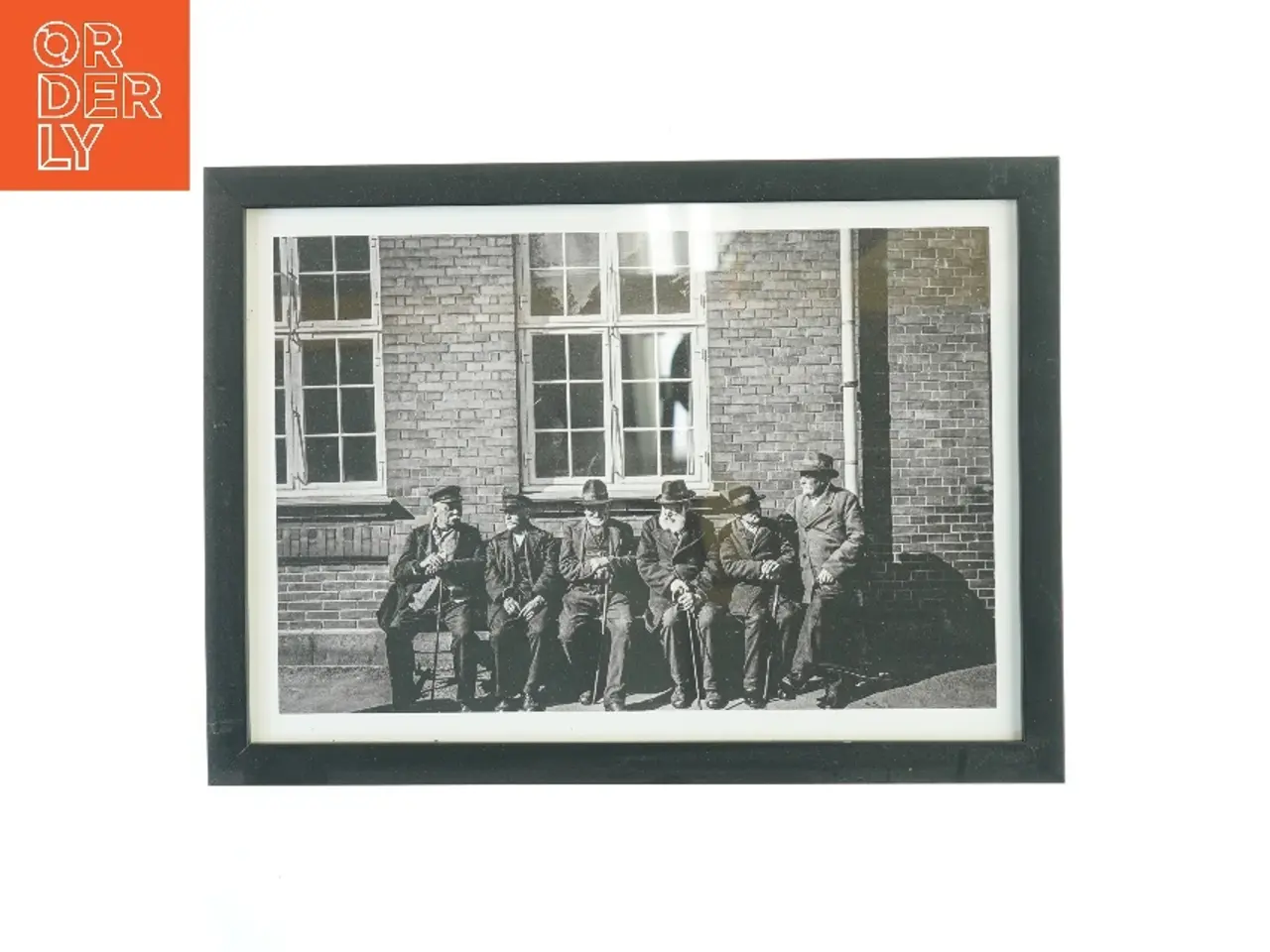 Billede 1 - Sort billedramme med sort-hvid fotografi fra Nielsen (str. 2x29,7 cm)