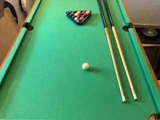 Reserveret- Sammeklappeligt billiardbord