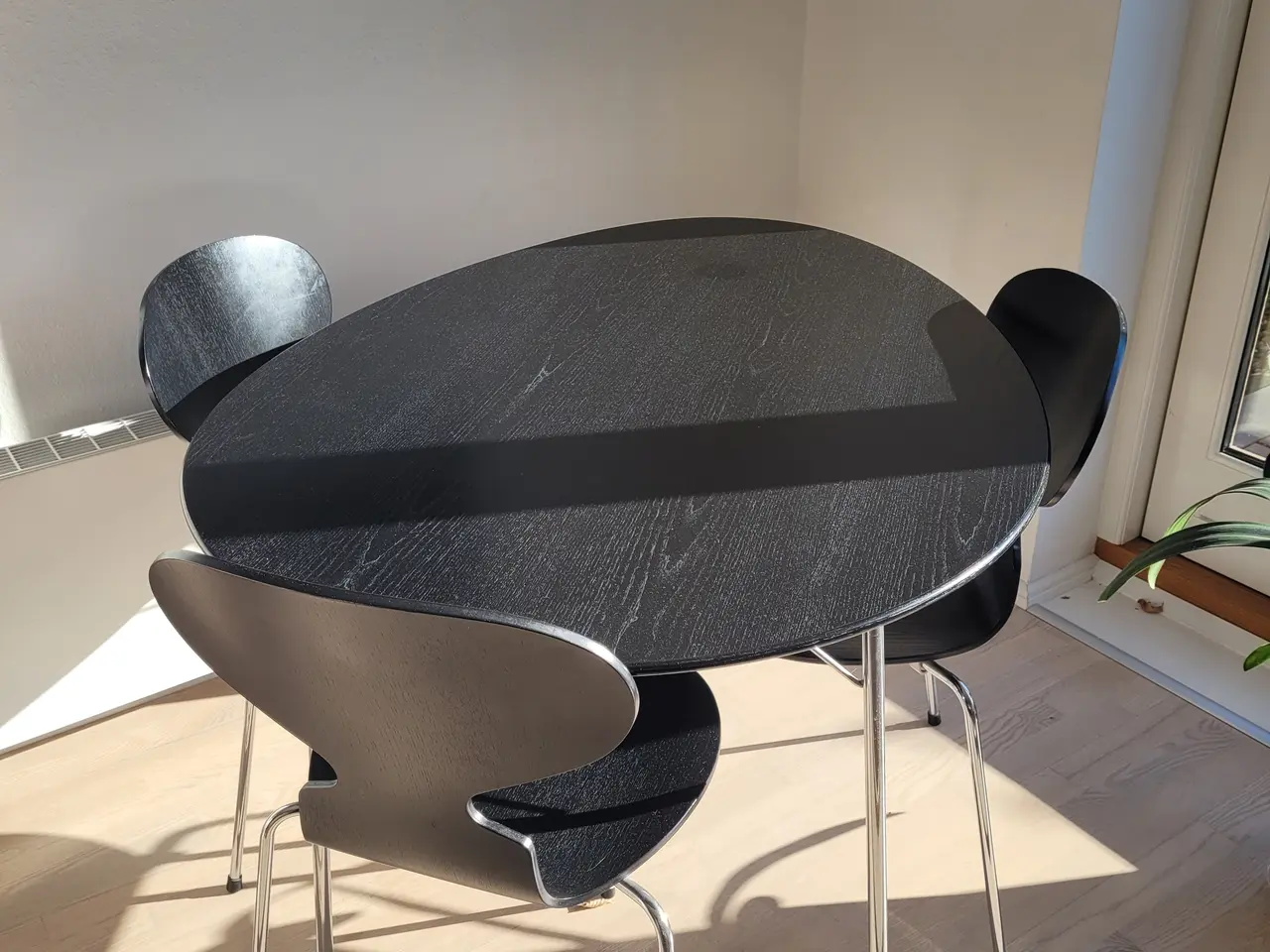 Billede 2 - Arne Jacobsen 100års pakke. Komplet med 3 stole + 