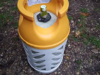 10 kg fyldt letvægt gasflaske
