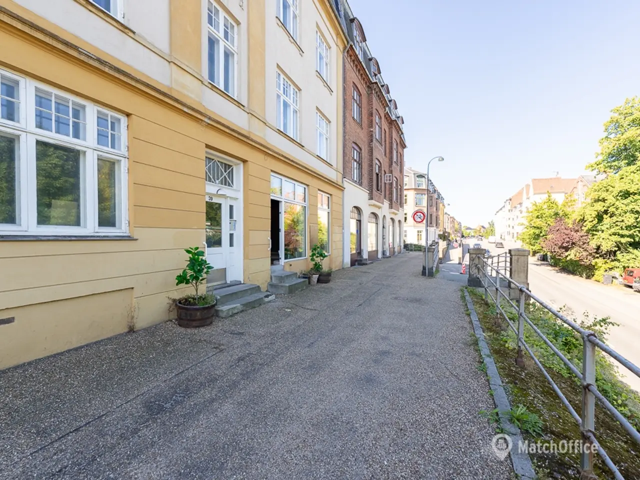 Billede 1 - SÆLGES: Eksklusiv erhvervsandel på 84 m² med attraktiv placering ved Hellerup Station