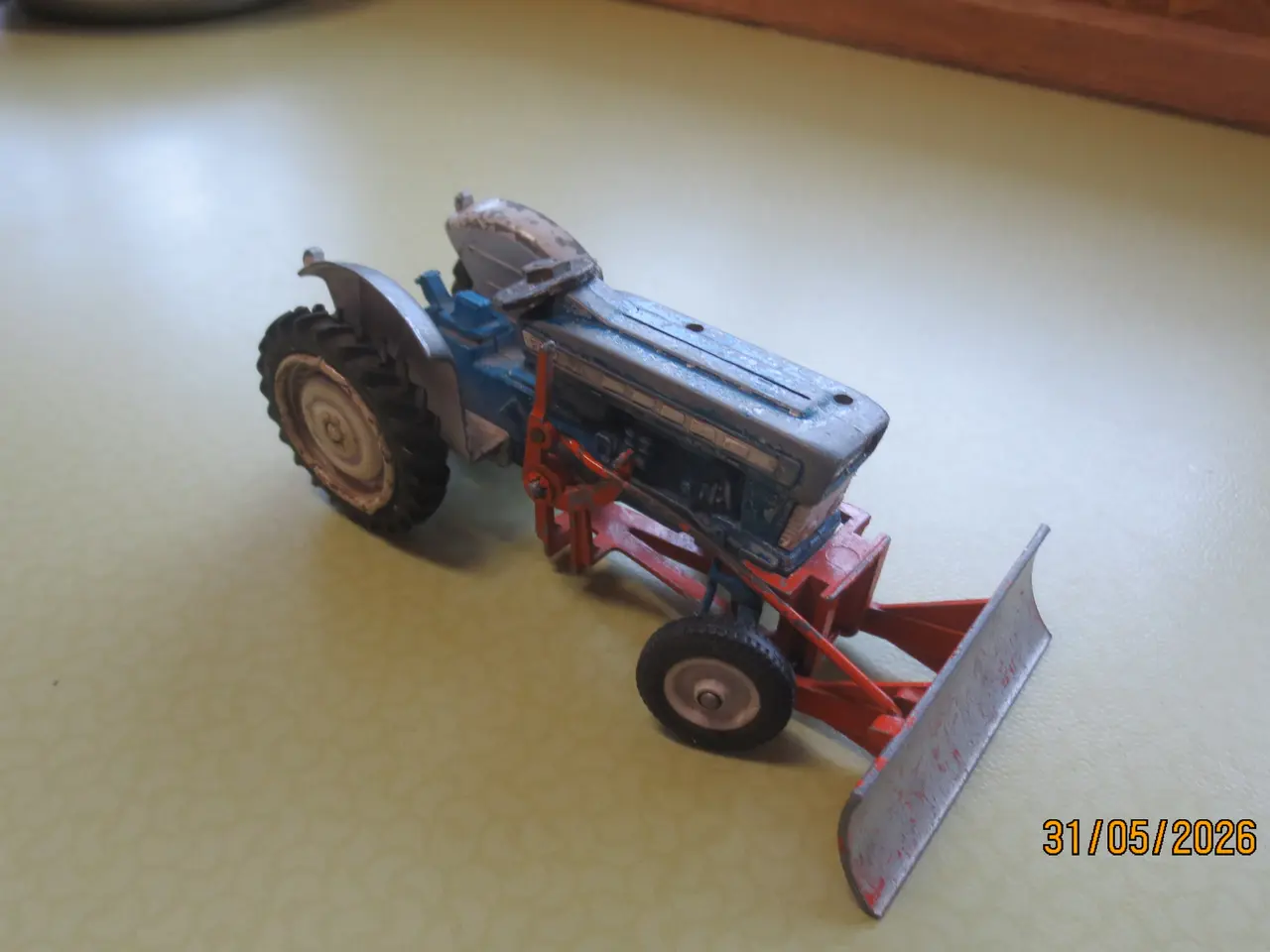 Billede 2 - 1 stk Modeltraktor Ford Super Major (5000X)