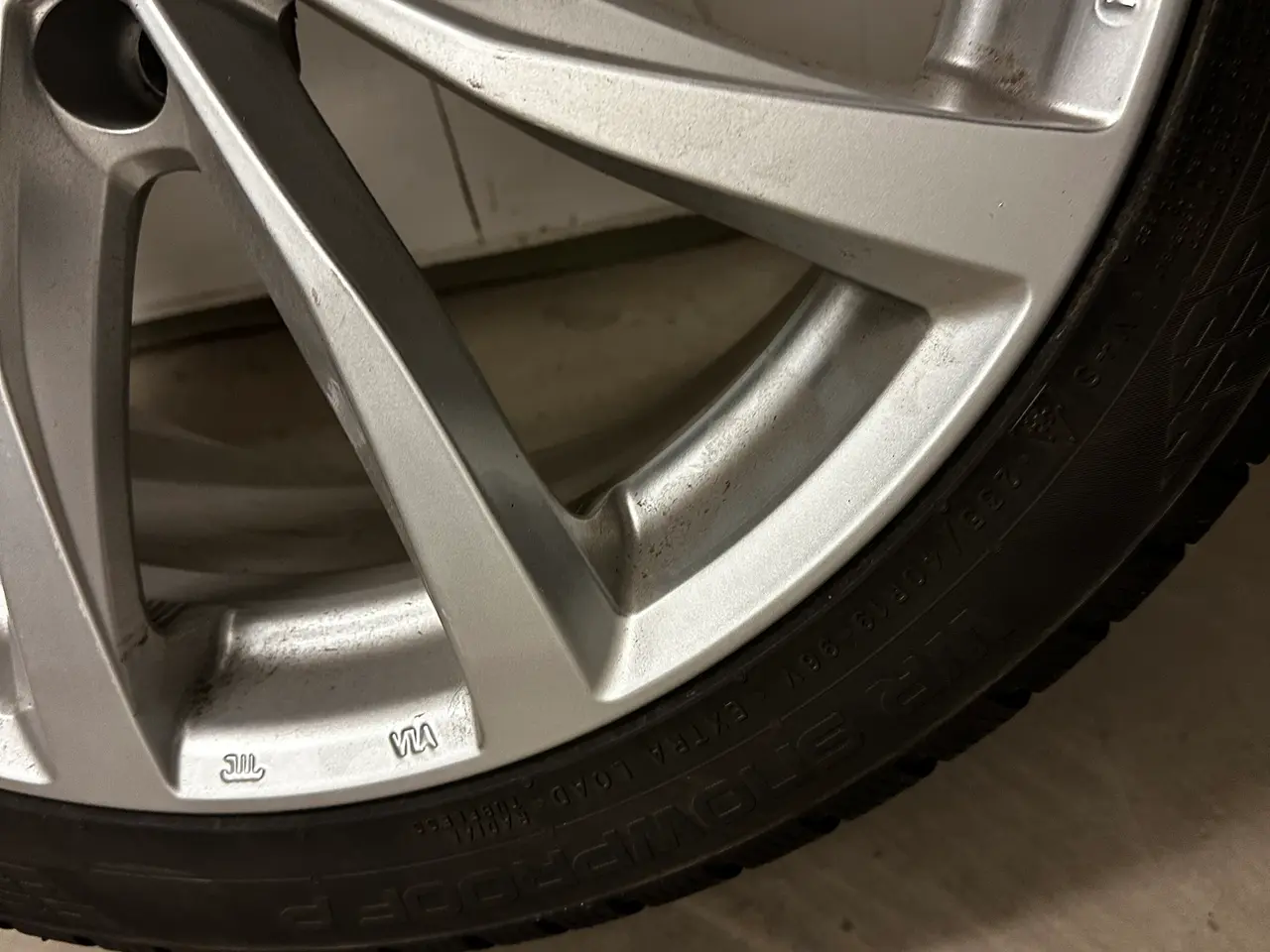 Billede 8 - Vinterdæk med alufælge til Tesla Model 3
