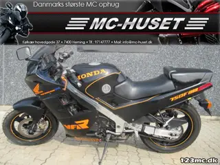 Honda VFR 750 RC24