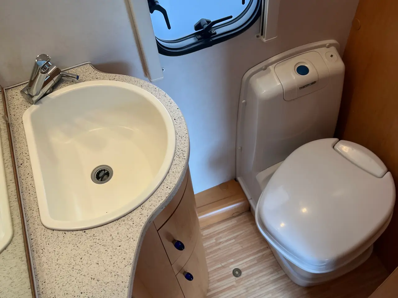 Billede 9 - Hymer Feeling 430 med Mover-Markise-Cykelholder-So