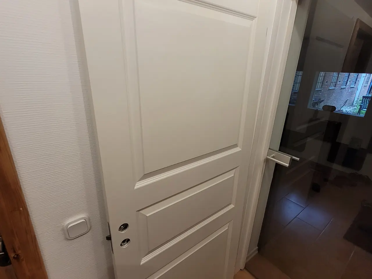 Billede 2 - Kompakt hvidmalet dør 82,5 x 204 cm