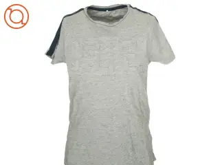 T shirt fra Name It (str. 7-8 år)