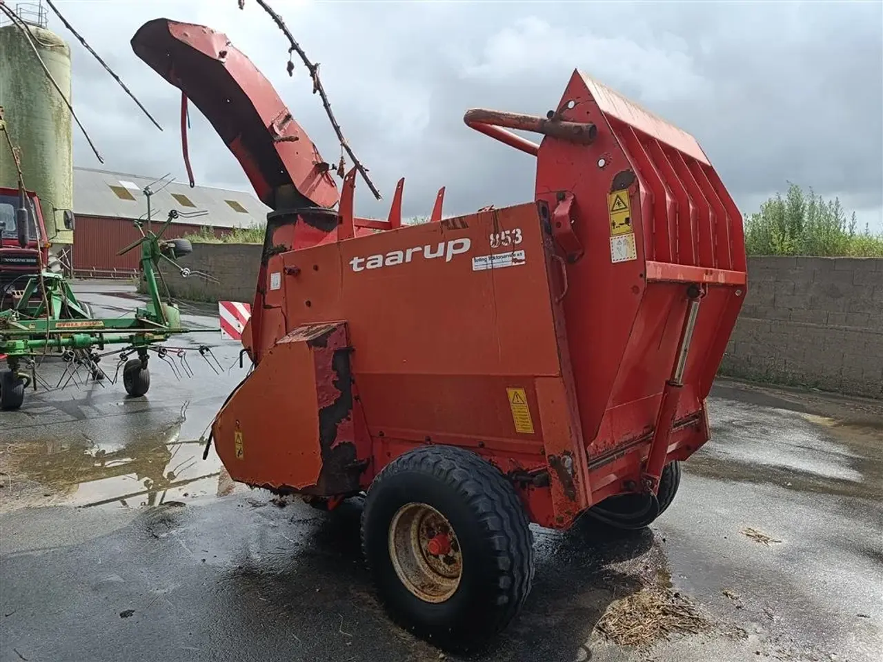 Billede 3 - - - - 853 Halmsnitter bugseret