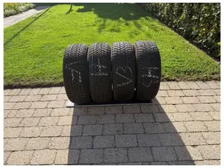 4 stk. næsten nye vinterdæk str. 255/55 R18 V XL