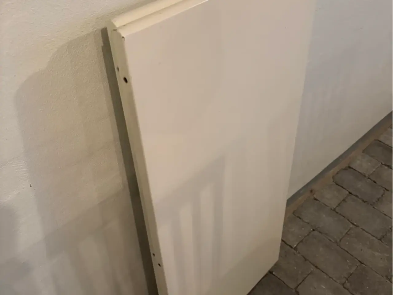Billede 6 - Massiv spisebord inkl stole og plader