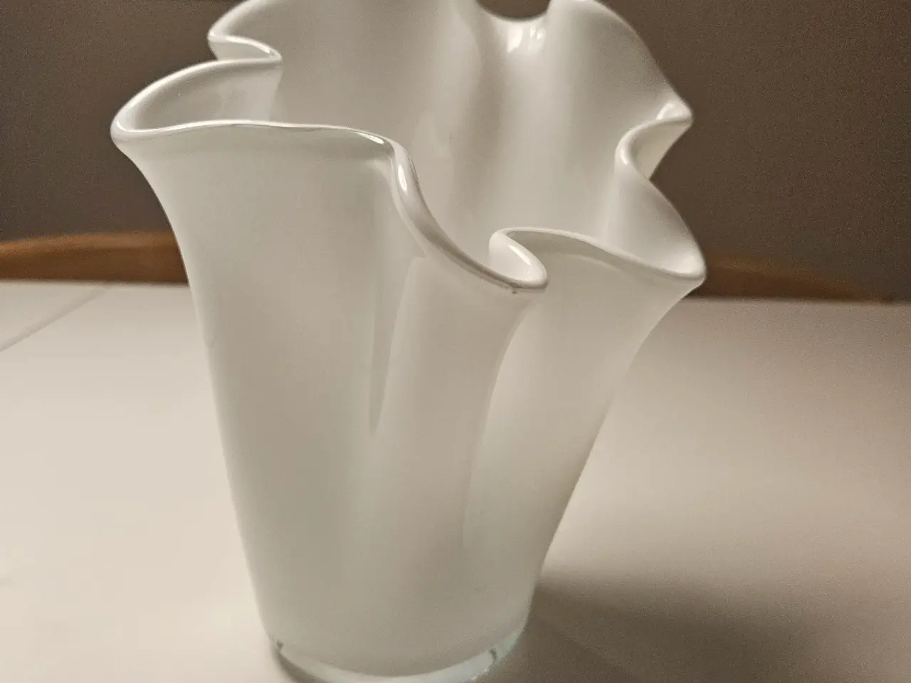 Billede 1 - Hvid Tulipanvase I glas