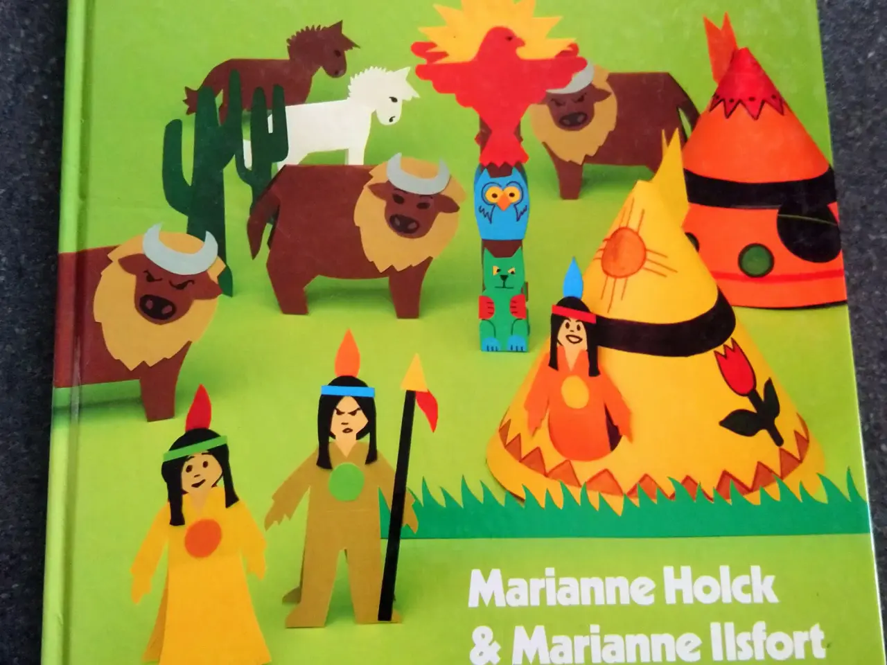 Billede 1 -  "fold og klip" børn af Holck og Ilsfort
