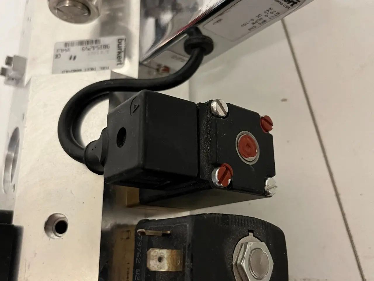 Billede 14 - Bürkert Fuel Inlet Manifold Block 5x Solenoid