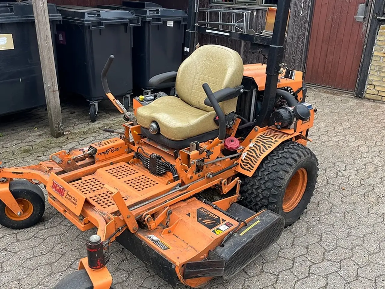 Billede 1 - Turf Tiger II græsklipper model STT 11-72V-25KBD