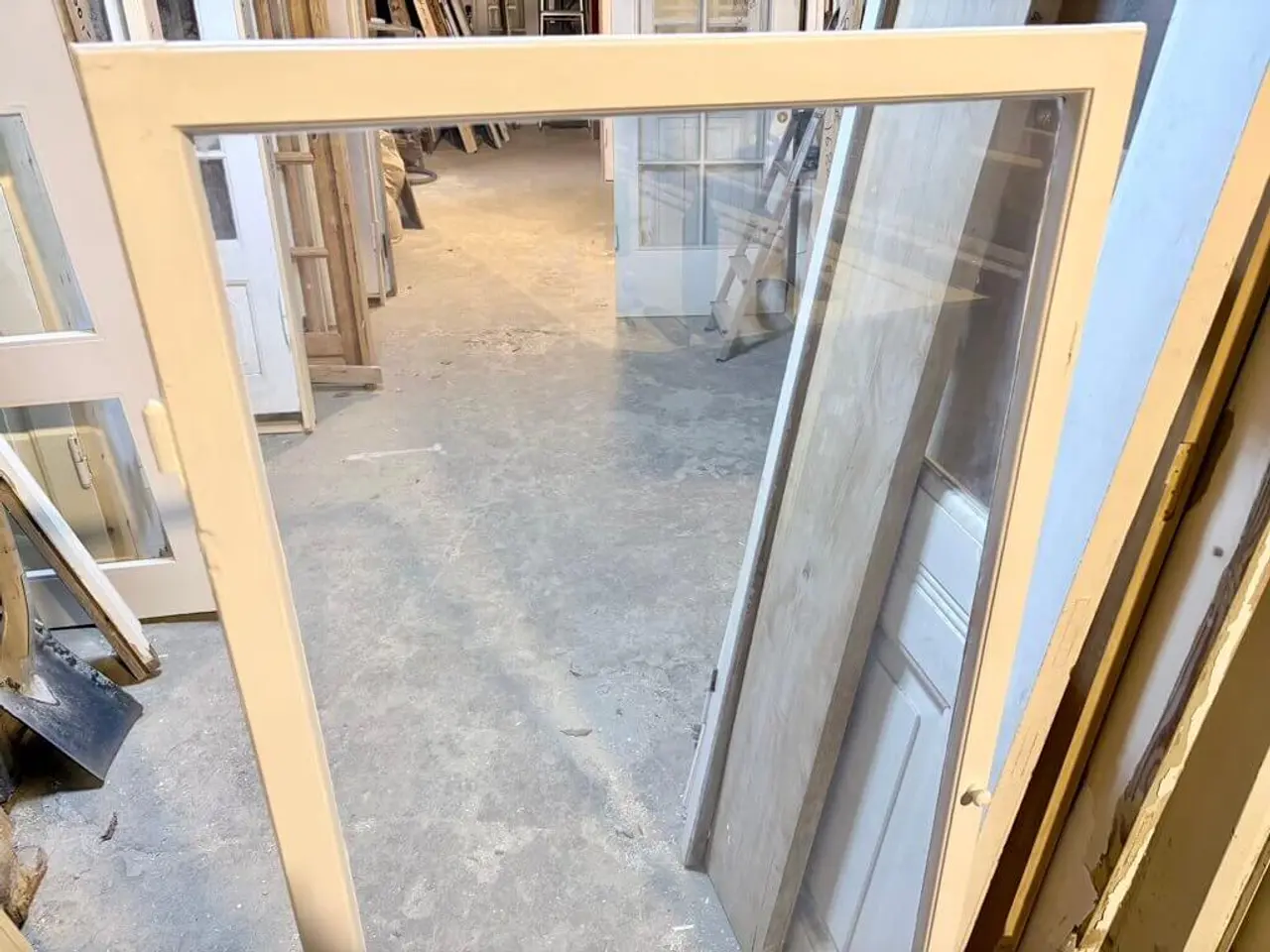 Billede 3 - Store, originale forsatsrammer m. kittet rude