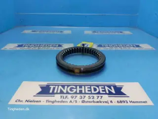 Massey Ferguson 690 Sleeve 1672957M1