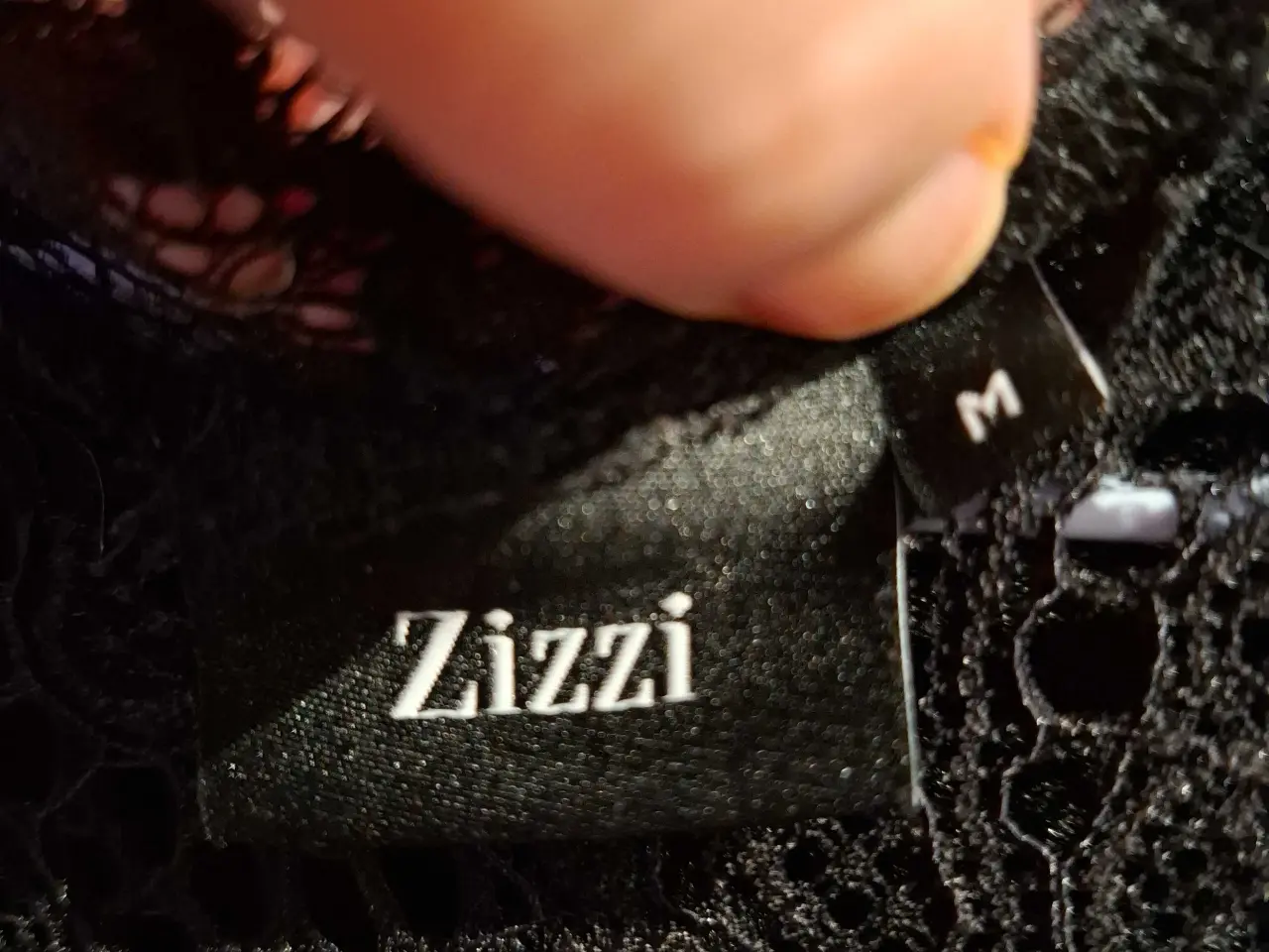 Billede 3 - Zizzi bluse M med flotte detaljer