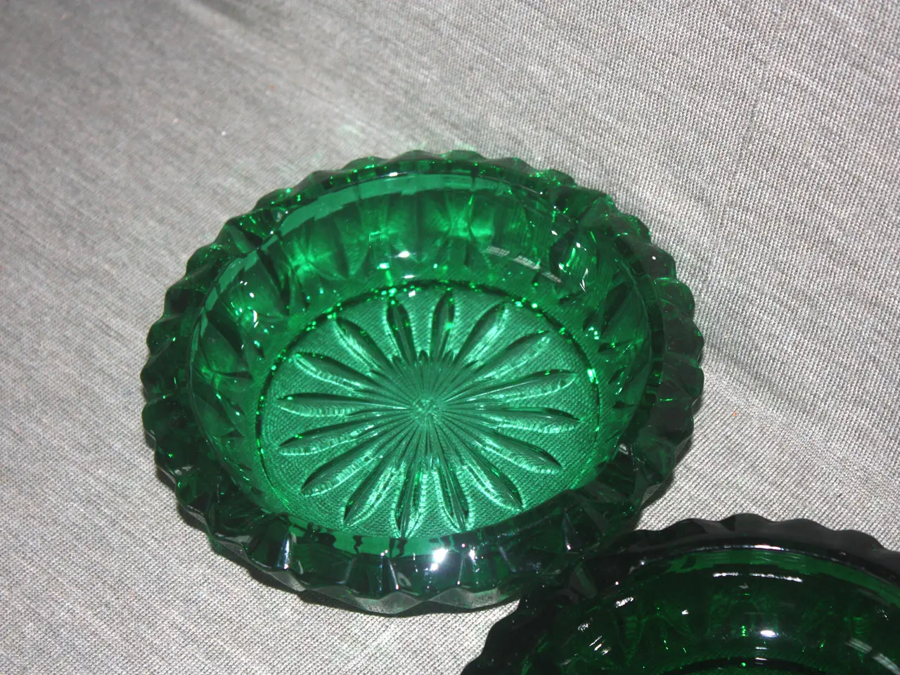 Billede 3 - Askebæger i glas diam. 15 cm pris for 2 stk.