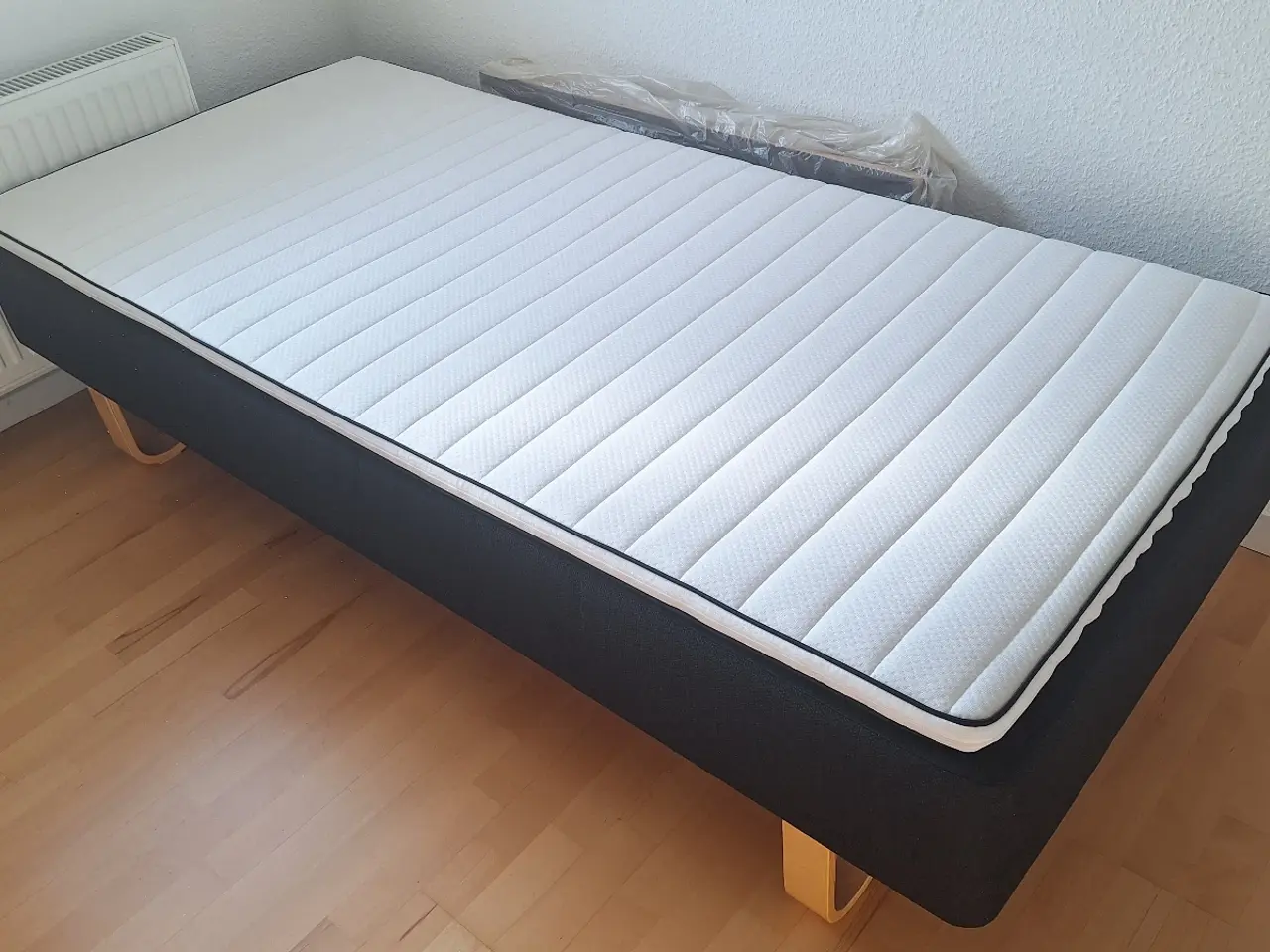 Billede 1 - Enkelt box seng.