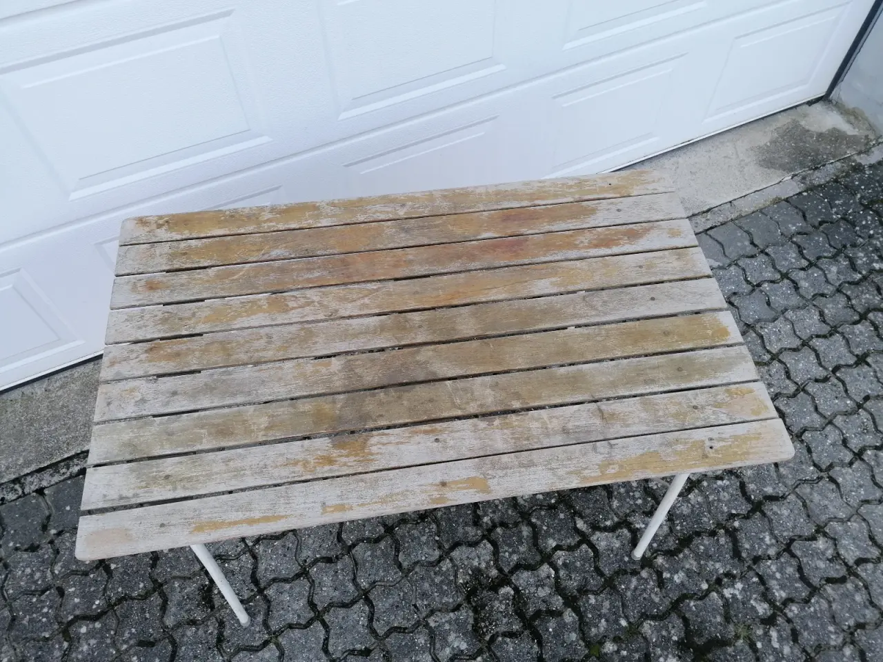 Billede 2 - Retro Havebord i træ med metalben