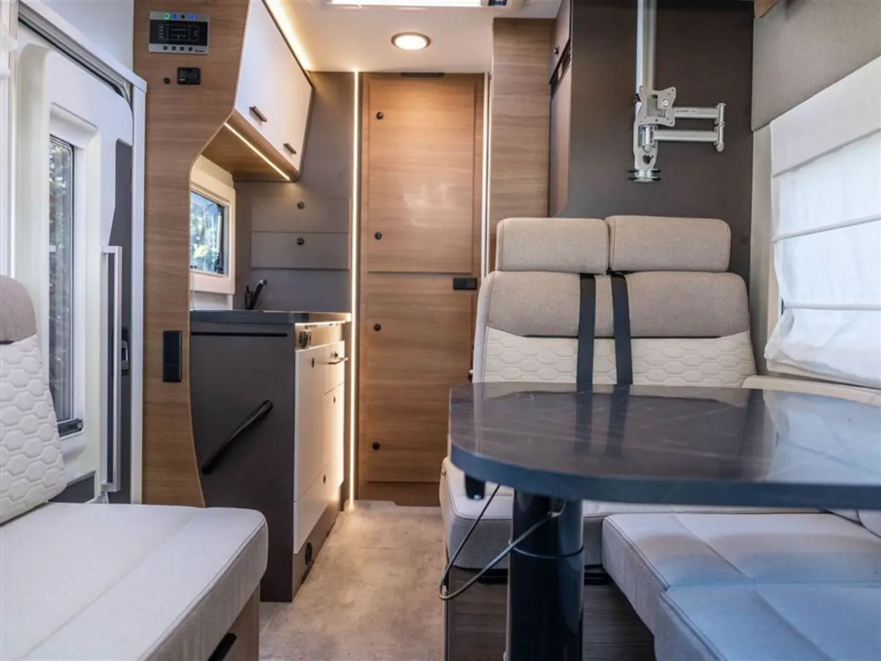 Billede 2 - 2027 - Benimar Yrteo Ny bestseller under 6 meter