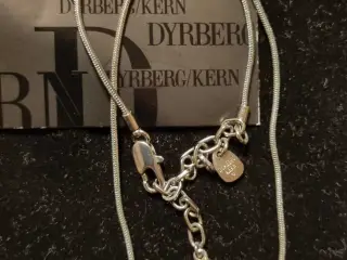 Halskæde med crystal- vedhæng