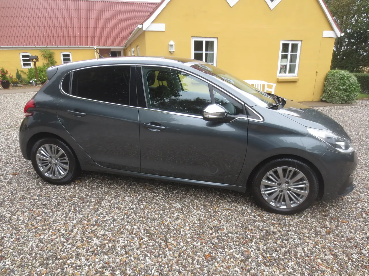 Billede 5 - Peugeot 208 1.6 HDi år 17. Nysynet.