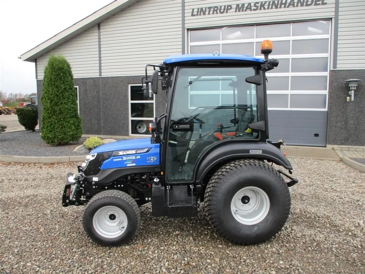 Billede 9 - Solis 26 HST Med kabine, Turf dæk og frontlift
