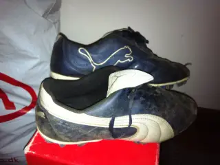 Puma Fodboldstøvler, str. 35, 20kr