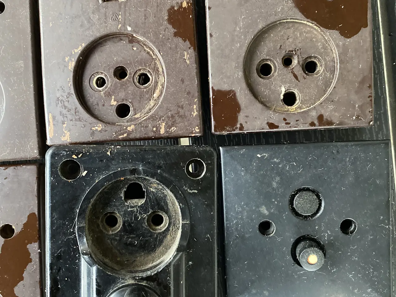 Billede 4 - NES og LK bakalit stikkontakter og afbrydere 