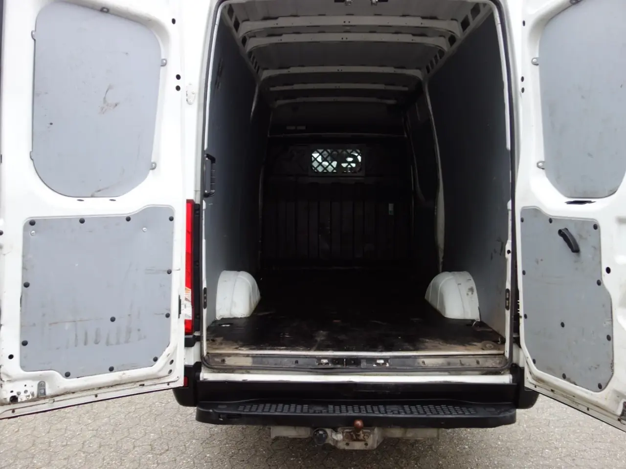 Billede 12 - Iveco Daily 3,0 35S18 12m³ Van AG8