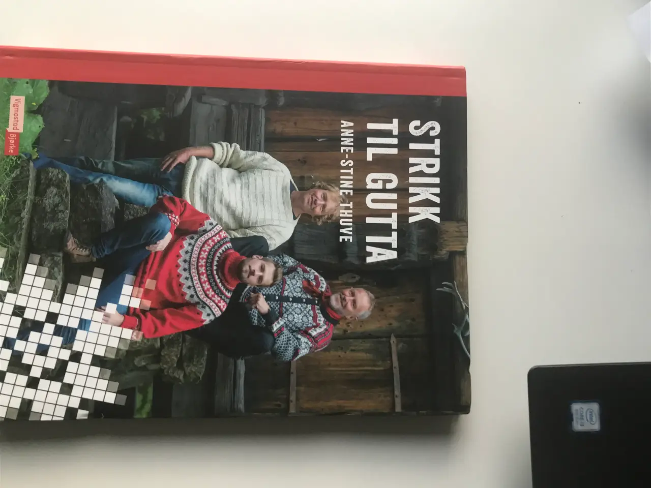 Billede 2 - Strikk Til Gutta af Anne-Stine Thuve