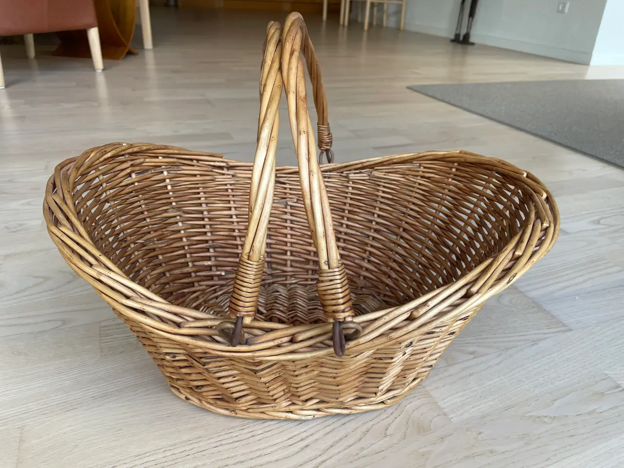 Billede 1 - Pilekurv oval med dobbelt hank