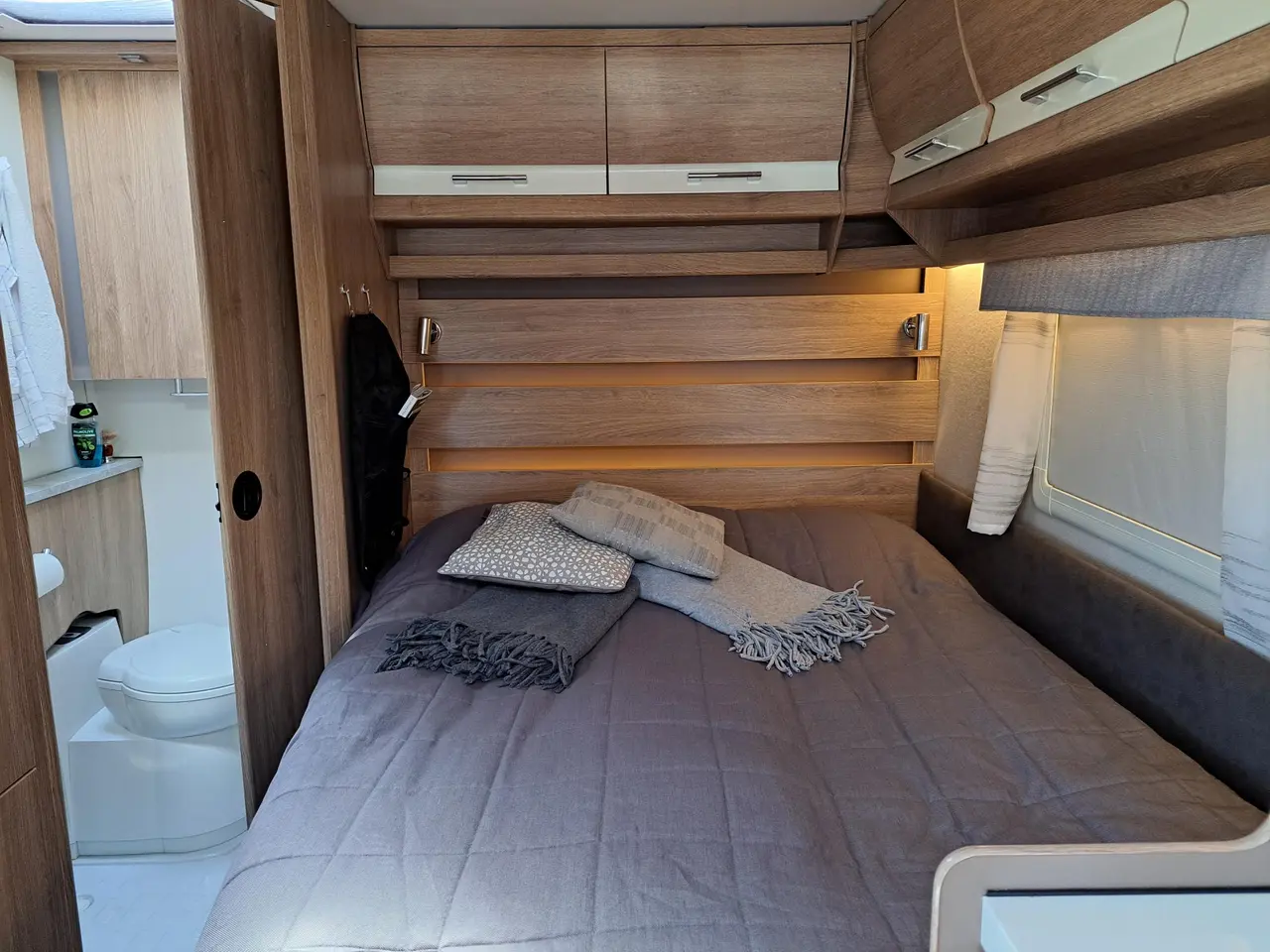 Billede 2 - Campingvogn Kabe 470 XL/KS vintervogn.